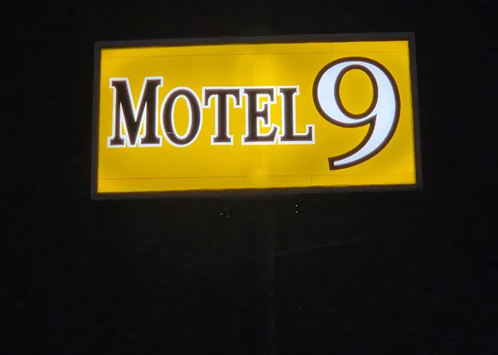 Motel 9