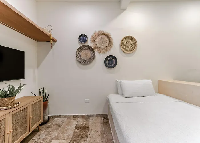 Florita 39 Boutique Hotel Breakfast & Beach Club Included