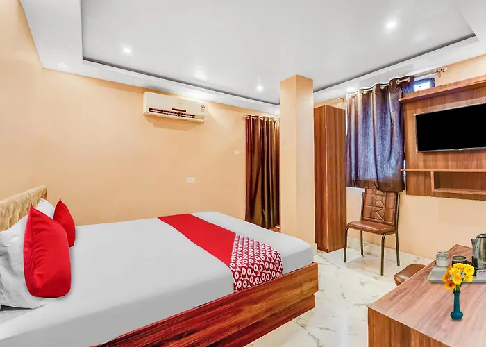 Hotel O Bhagirathi Palace Ganga Beach