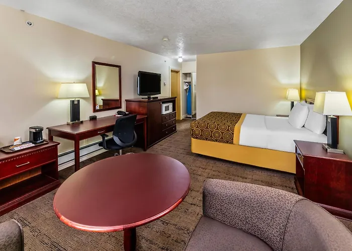 Econo Lodge Inn & Suites High Level