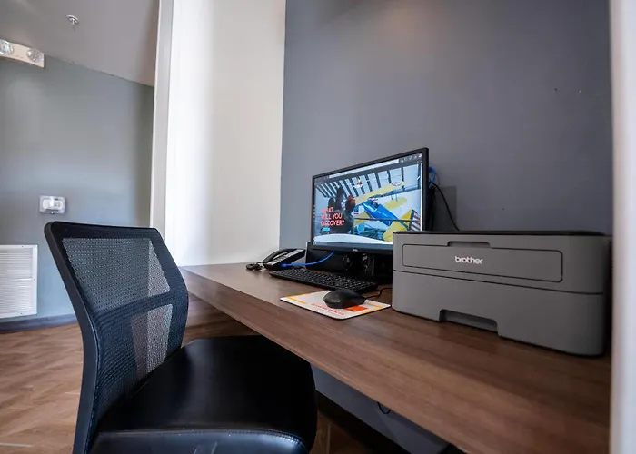 Mainstay Suites At Discovery Park Of America