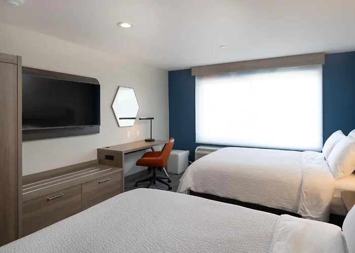 Holiday Inn Express & Suites Hawaiian Gardens By Ihg
