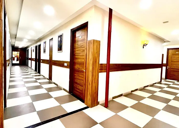 Hotel Woodlark Zirakpur II A Peaceful Stay I Travelers Choice I Best For Family And Group