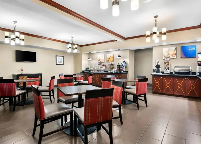 Comfort Inn & Suites North East