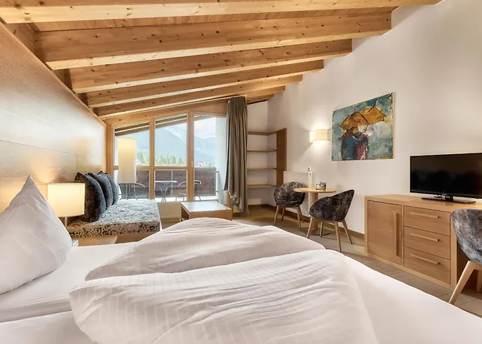 Quality Hosts Arlberg - Hotel Goldenes Kreuz B&B - Sommerkarte Premium Inklusive
