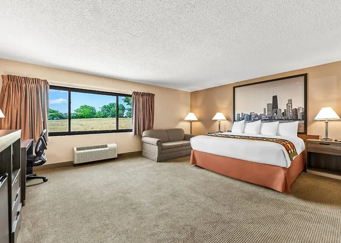 Super 8 By Wyndham Elgin