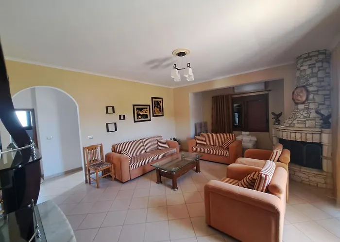 Hotel Eglent'S Tourist House Sarandë