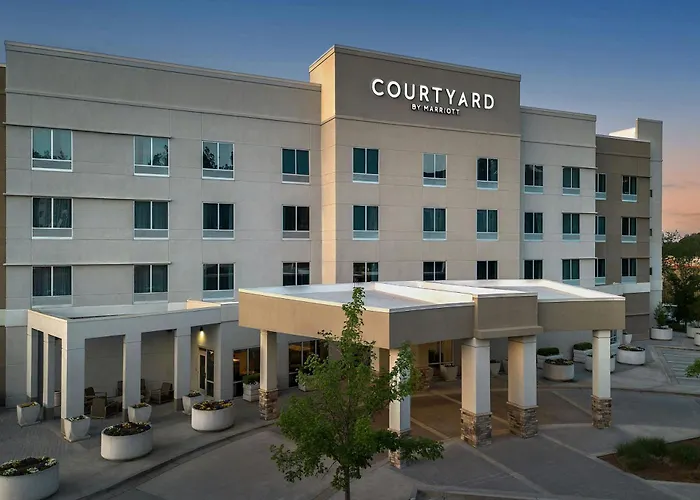 Courtyard By Marriott Atlanta Kennesaw