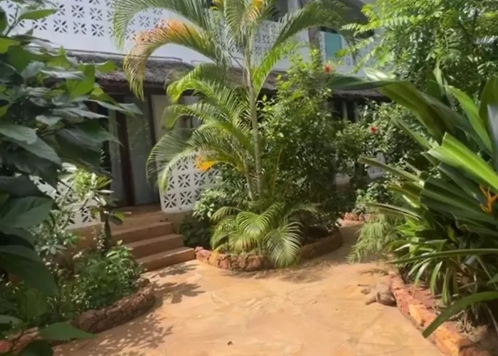Siri Beach Lodge