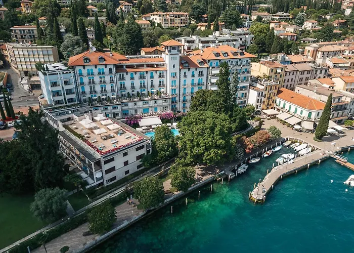 Hotel Savoy Palace