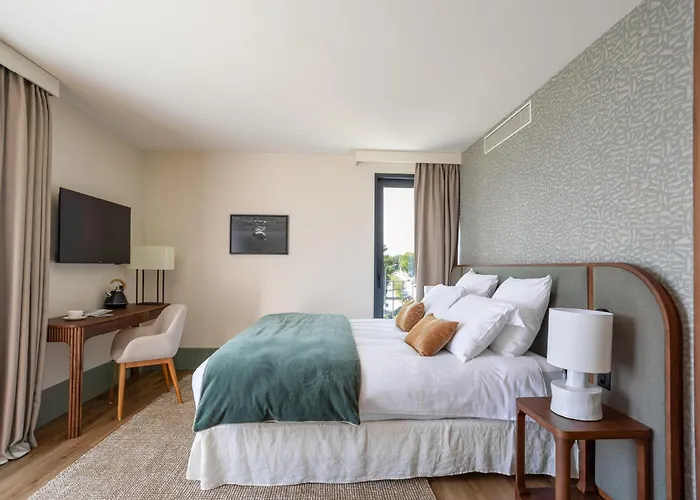 Maison Du Lac Boutique Hotel