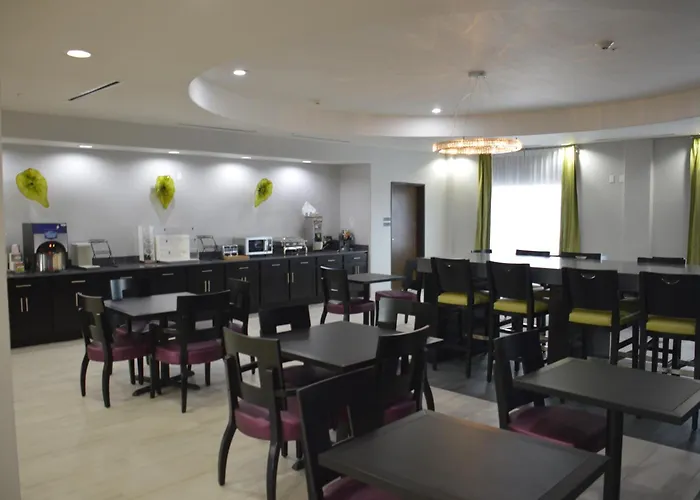 Best Western Plus Dilley Inn & Suites