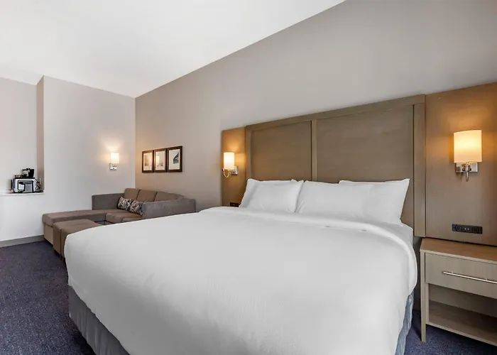 Comfort Suites Scottsdale Talking Stick Entertainment District