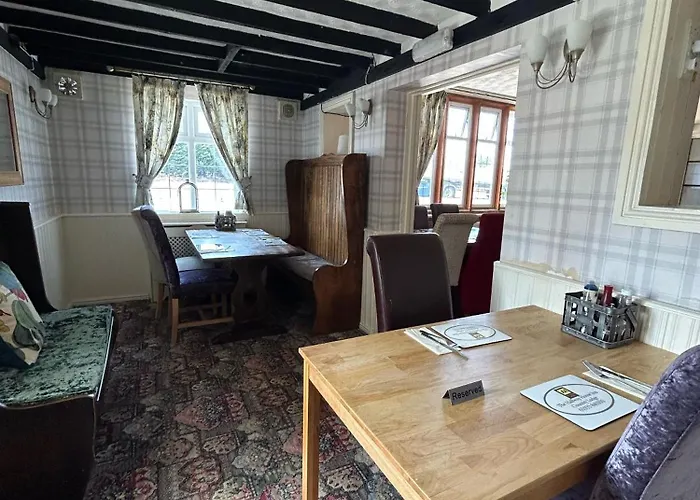 Halfway House Inn Country Lodge