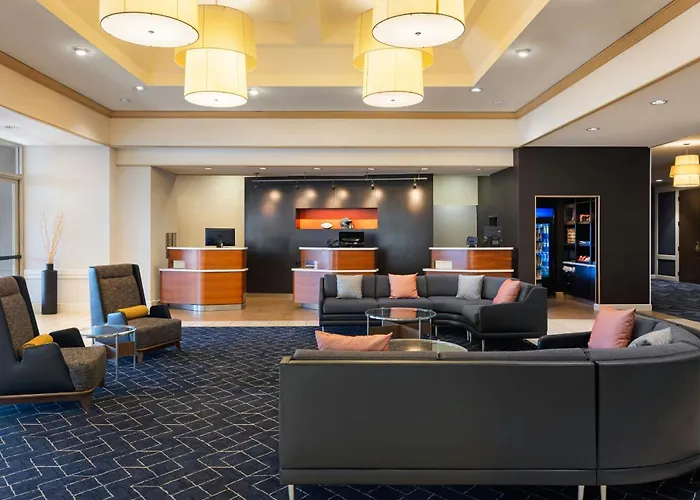 Courtyard By Marriott Baldwin Park Hotel
