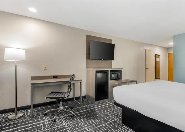 Best Western Commerce Inn