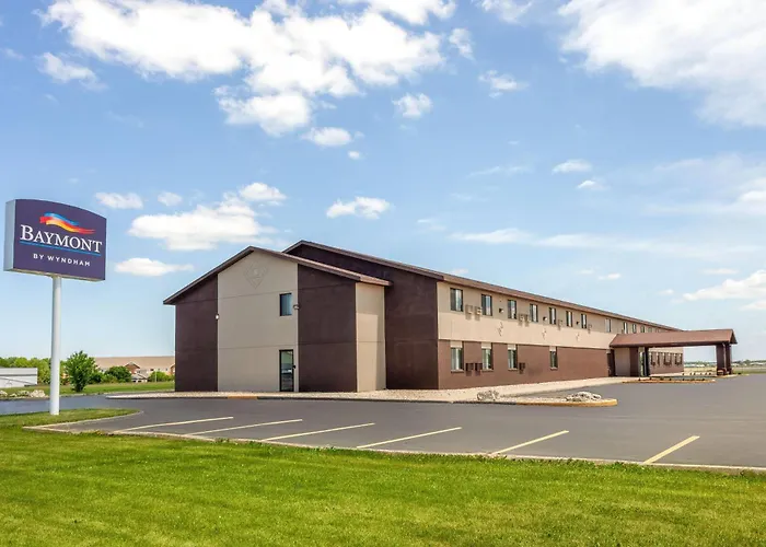 Baymont By Wyndham Oshkosh Airport