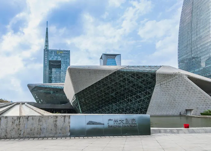 Paco Hotel Tiyu Xilu Metro Zhujiang New Town Guangzhou-Free Shuttle Bus For Canton Fair&1-Min Walk To Canton Fair Registration