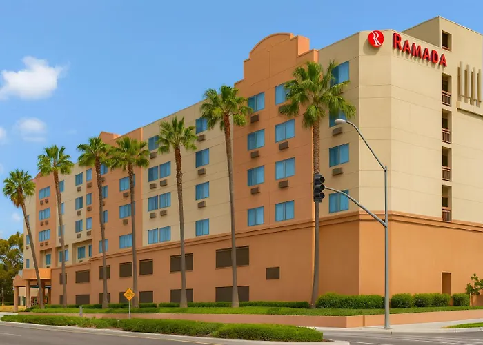Ramada By Wyndham Hawthorne/Lax