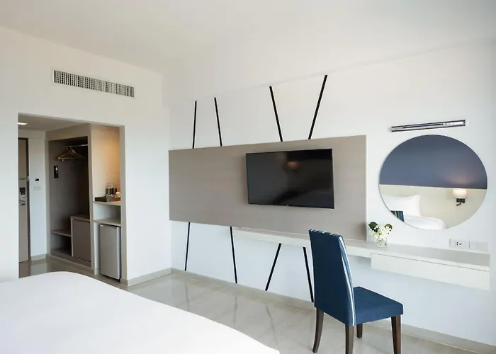Centara Life Cha-Am Beach Resort Hua Hin