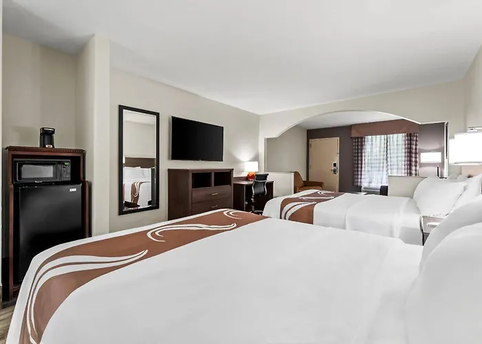 Quality Inn & Suites Near Robins Air Force Base