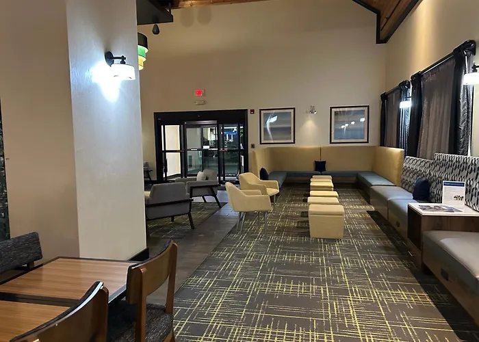 Comfort Inn&Suites Toledo North