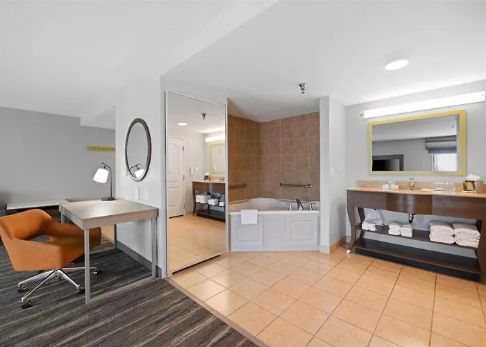 Hampton Inn & Suites Madera
