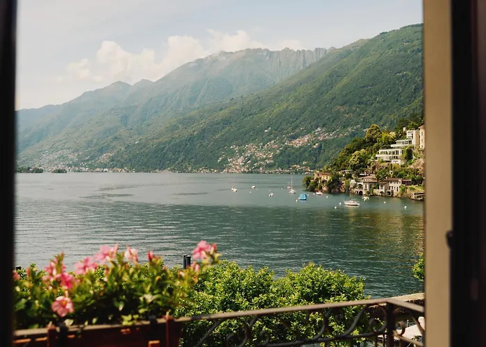Vista Lakefront Boutique Hotel