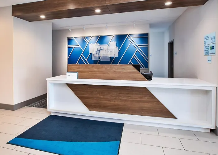 Holiday Inn Express Hotel & Suites Defiance By Ihg