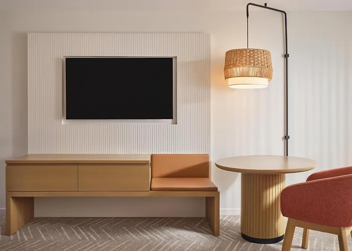 The Ambassador Hotel Of Waikiki, Tapestry Collection By Hilton