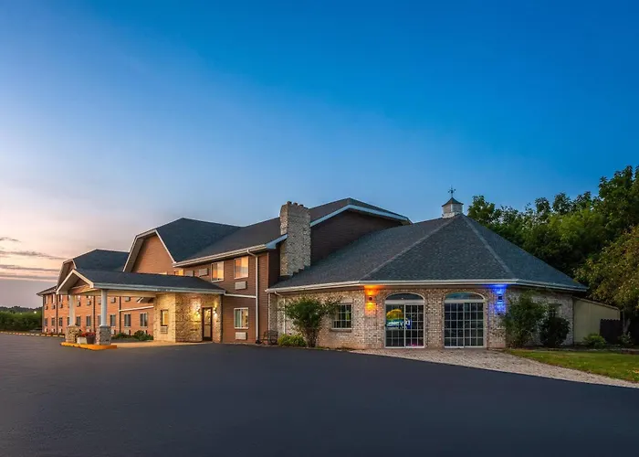 Days Inn & Suites By Wyndham Kaukauna Wi