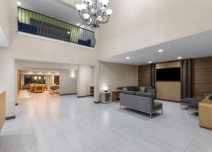 Wingate By Wyndham College Station South Hotel