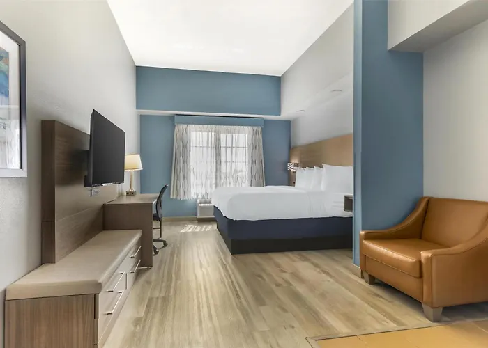 Best Western Plus Fort Worth Forest Hill Inn & Suites