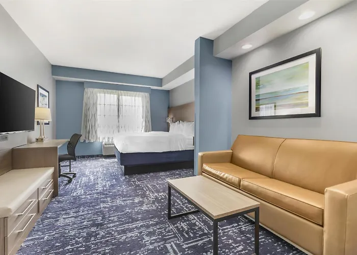 Best Western Plus Fort Worth Forest Hill Inn & Suites