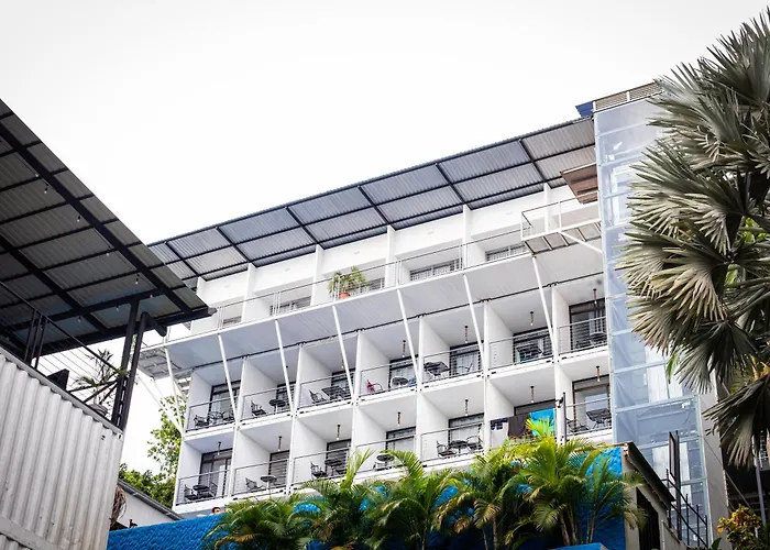 El Faro Containers Beach Hotel
