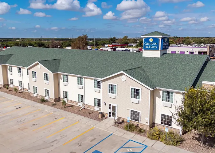 Cobblestone Inn & Suites - Big Lake