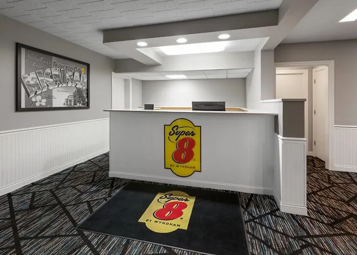 Super 8 By Wyndham Traverse City