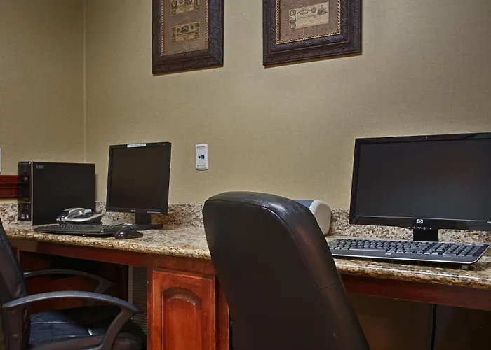 Best Western Plus Monica Royale Inn & Suites