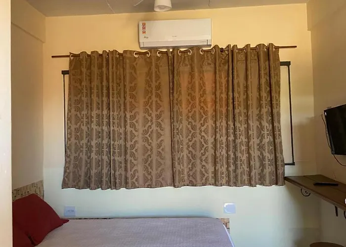 Falcon Hotel
