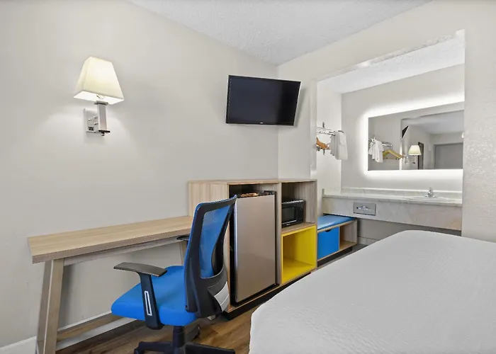 Days Inn By Wyndham Lost Hills