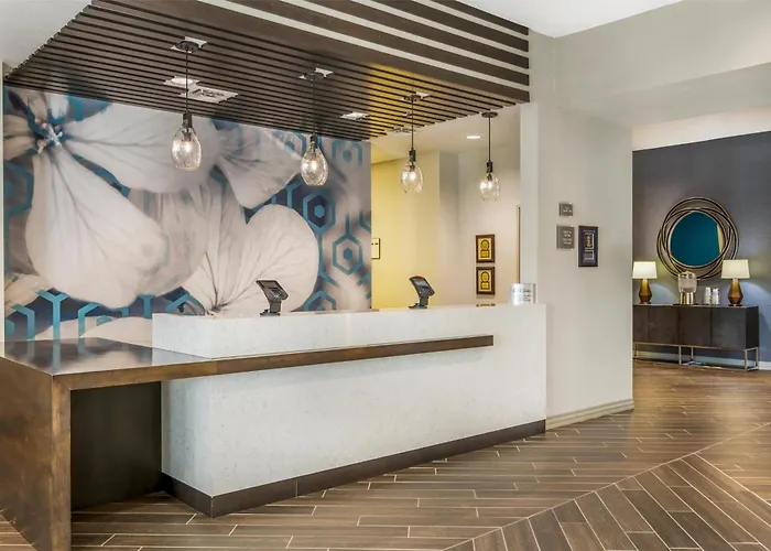 Best Western Plus Parkside Inn & Suites