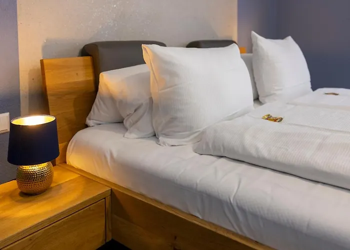 Hotel Residenz Luxury - Outletcity - Parken - Klima - 24H Check-In