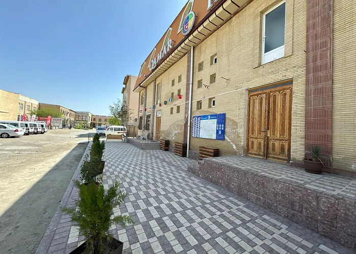 Qamar Hotel