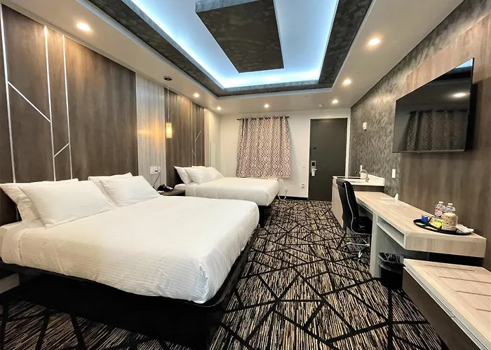 Comfeeni Inn And Suites