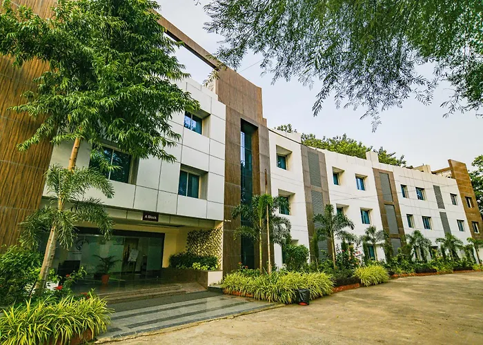 Hotel Shri Ramkrishna Bagh Palace By M Square