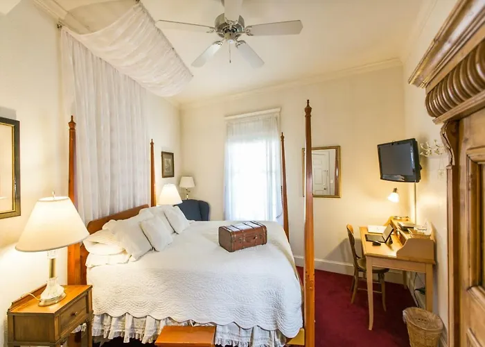 The Currier Inn