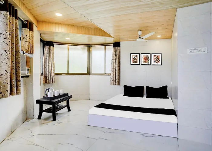 Hotel O Chopda Court Ulhasnagar