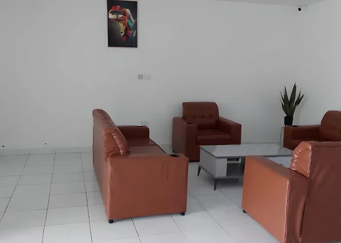 Sleepeaze Hotel