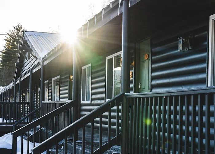 Wolfjaw Lodge