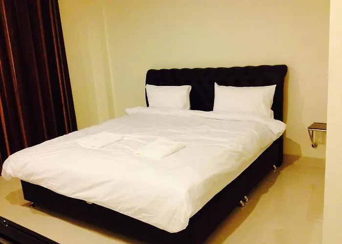 Newdhara Place Lom Sak Hotel